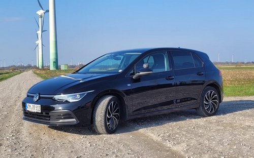 Der Volkswagen Golf der Fahrschule Rosenboom in Westerholt